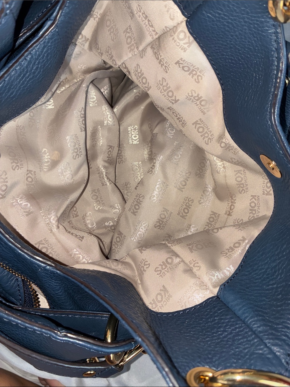 Michael Kors Navy Pebbled Leather Shoulder Bag with Gold Hardware - Picture 6 of 6
